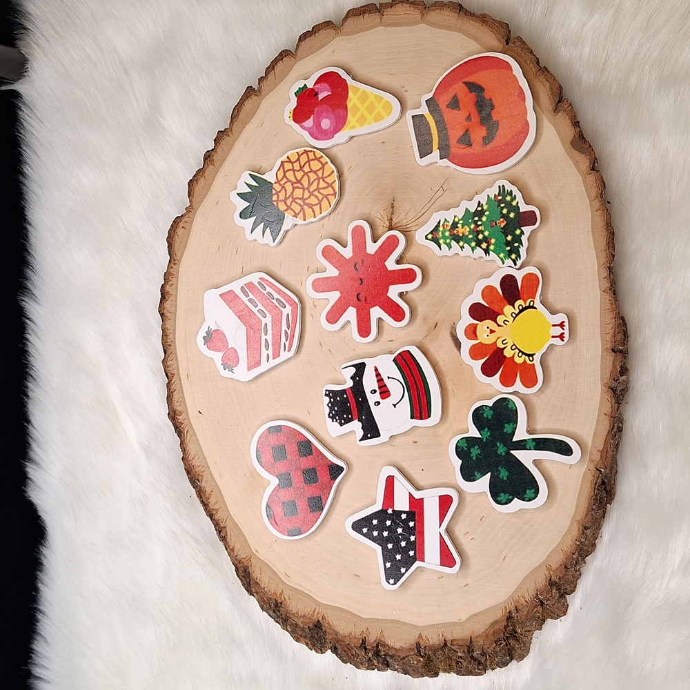 Festive magnet set
